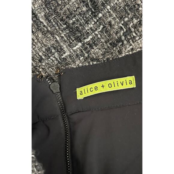 Alice + Olivia Tweed Plaid Grey Metallic Pleated Classic Mini Skirt Size 4 - Picture 4 of 4